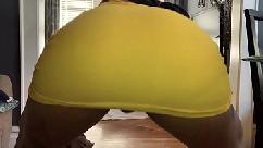 Puedes ver mis labios gordos debajo de mi vestido